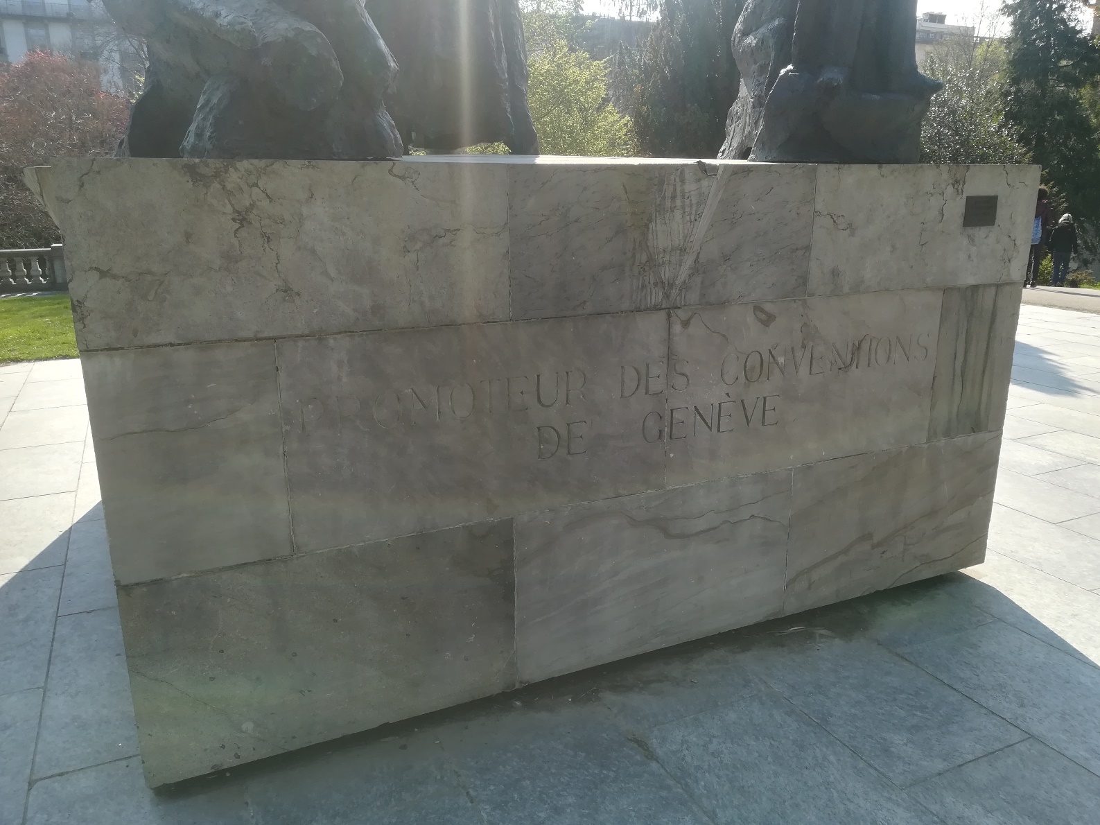 Jean Henry Dunant's monument, Geneva (by Paolo Manca) - 05.jpg